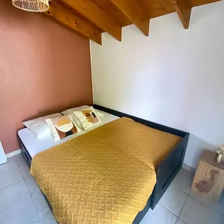 Jolie Petite Maison Renovee Piscine Holiday home