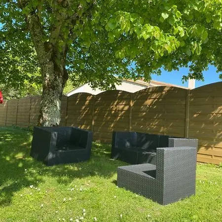 Дом отдыха Jolie Petite Maison Renovee Piscine
