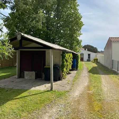 Дом отдыха Jolie Petite Maison Renovee Piscine Сен-Пале-сюр-Мер